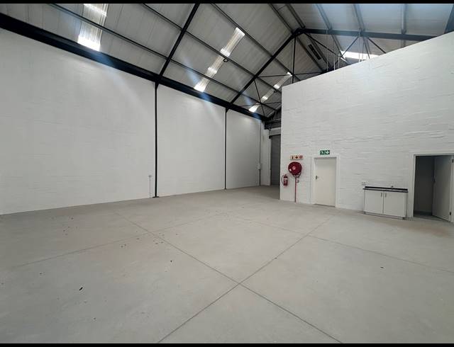 332M² WAREHOUSE TO LET IN FIRGROVE